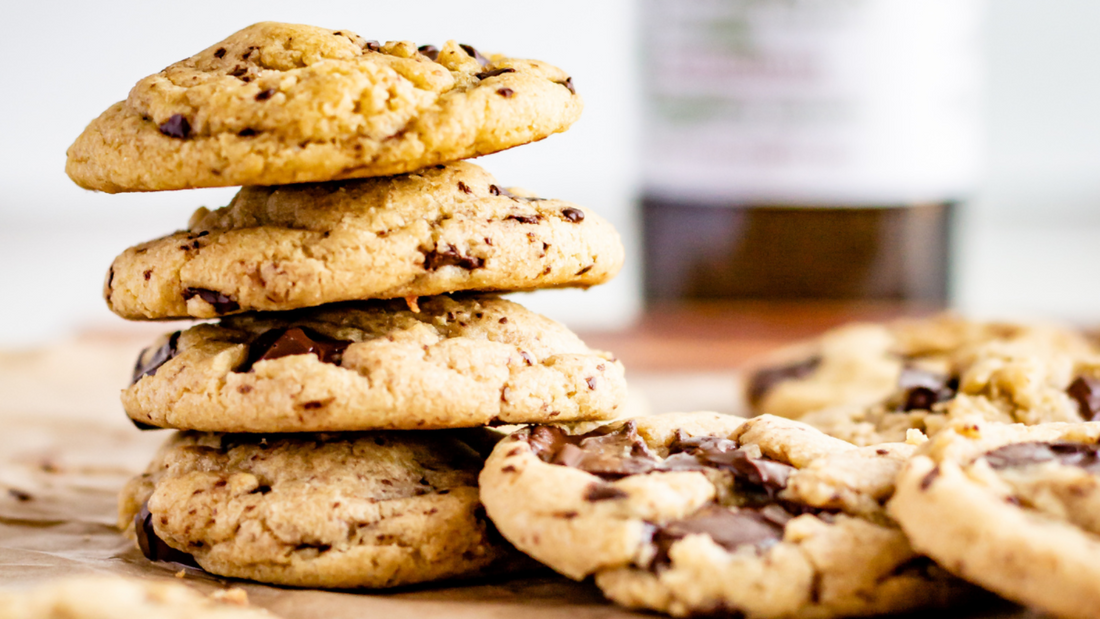 COOKIES ΕΛΑΙΟΛΑΔΟΥ ΜΕ ΚΟΜΜΑΤΑΚΙΑ ΣΟΚΟΛΑΤΑΣ